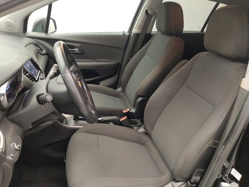 Used 2020 Chevrolet Trax LS w/ Tint and Cruise Package FWD image 17