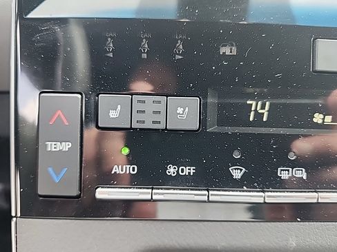 Used 2019 Toyota Avalon Limited FWD image 5