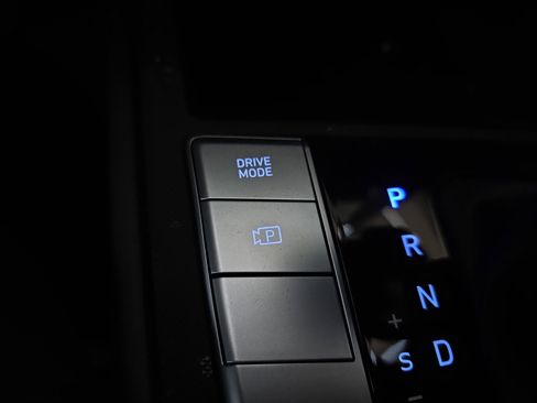 Used 2024 Hyundai Elantra SEL image 16