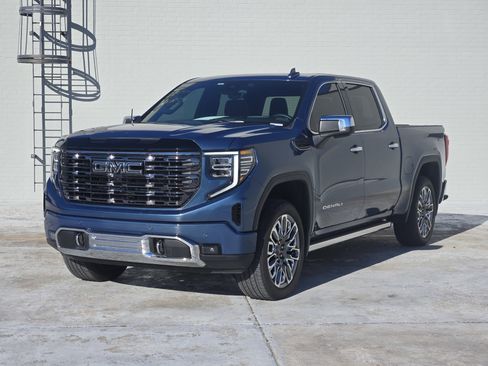 Used 2025 GMC Sierra 1500 Denali Ultimate image 4