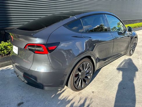 Used 2021 Tesla Model Y Performance image 9