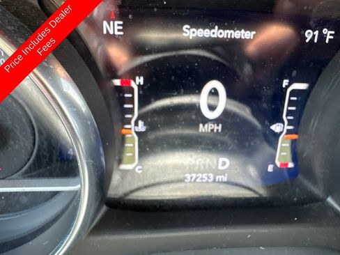 Used 2023 Jeep Wrangler Unlimited Rubicon w/ LED Lighting Group AWD/4WD image 15