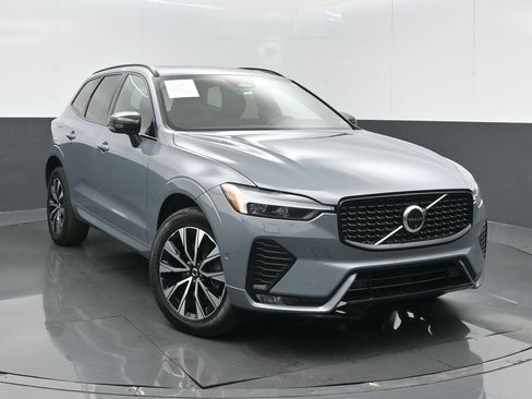 Used 2024 Volvo XC60 B5 Plus AWD/4WD image 2
