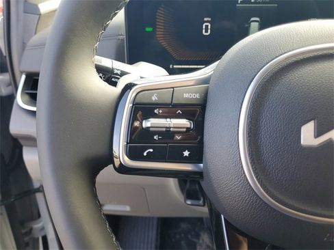 New 2026 Kia Carnival EX image 11