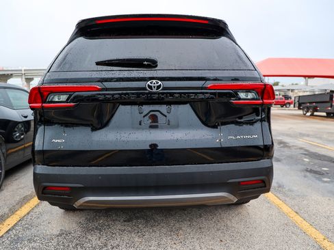 Used 2024 Toyota Grand Highlander Platinum AWD/4WD image 9