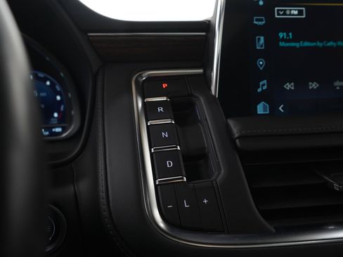 Used 2023 Chevrolet Tahoe High Country w/ Premium Package 2 AWD/4WD image 28
