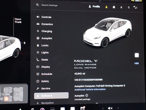 Used 2021 Tesla Model Y Long Range image 33