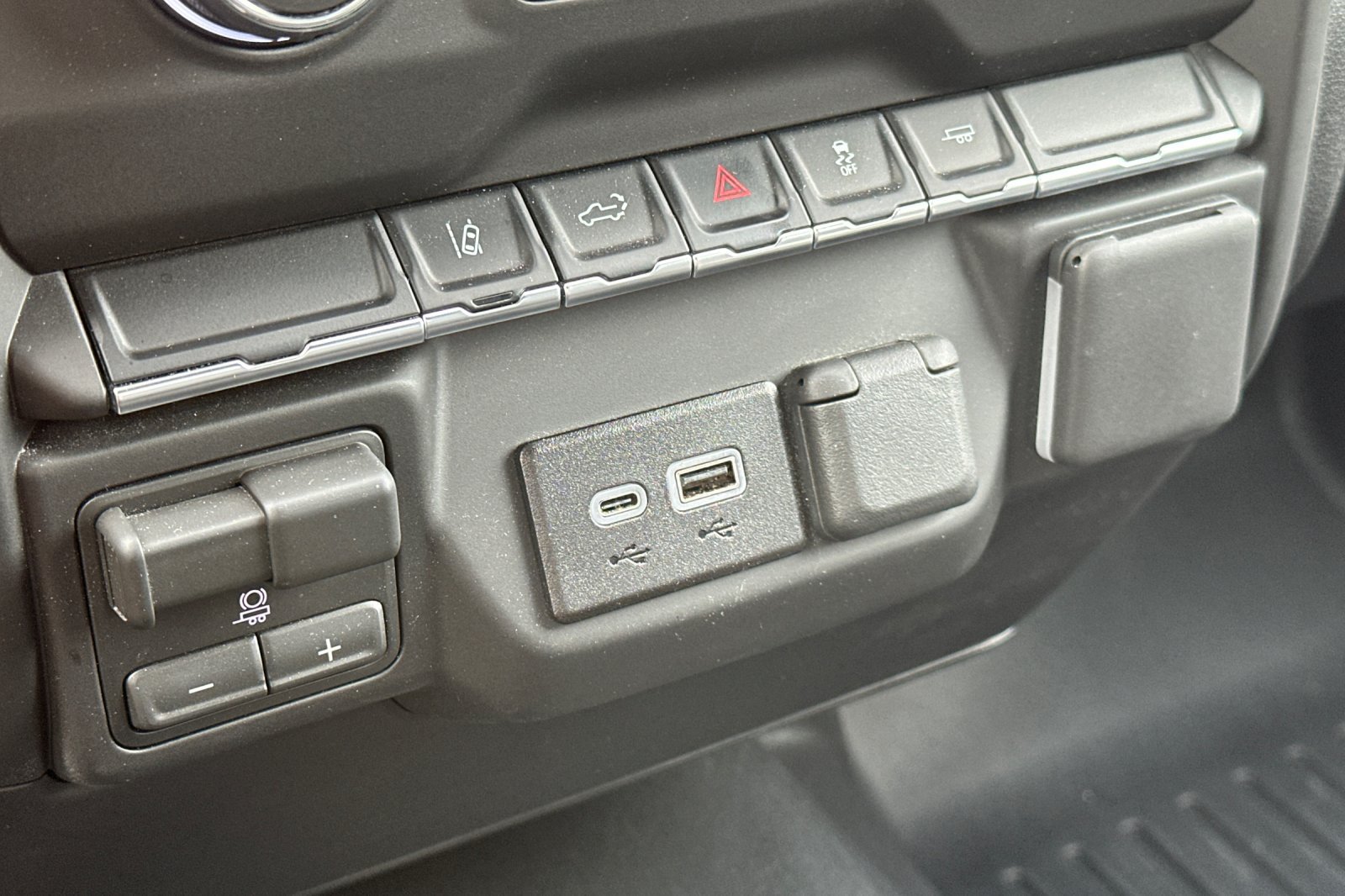 Used 2026 Chevrolet Silverado 2500 Custom w/ Custom Convenience Package RWD image 30