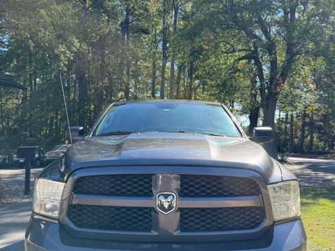 Used 2014 RAM 1500 Express RWD image 9