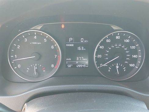 Used 2017 Hyundai Elantra SE image 34