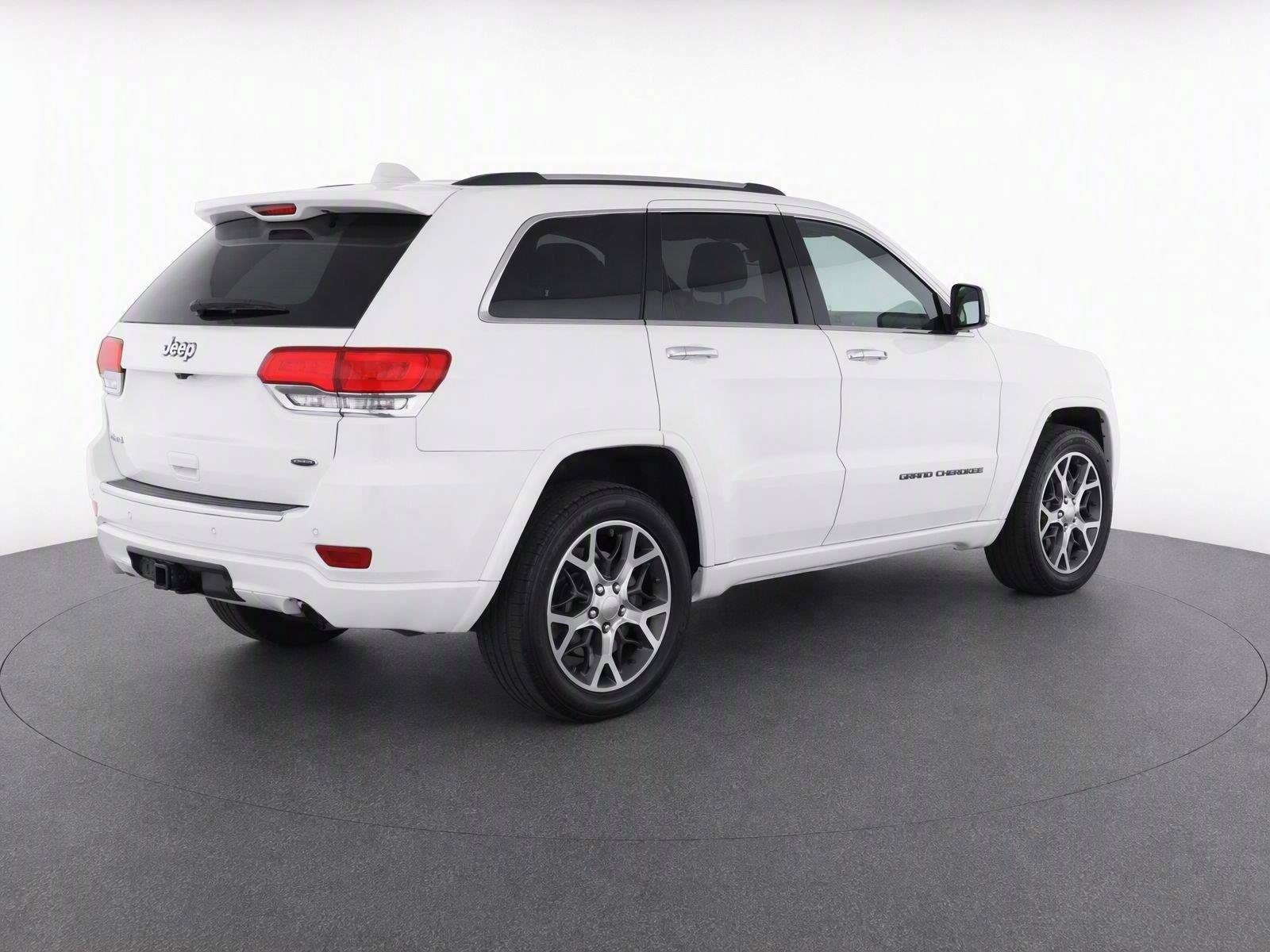 Used 2020 Jeep Grand Cherokee Overland AWD/4WD image 3