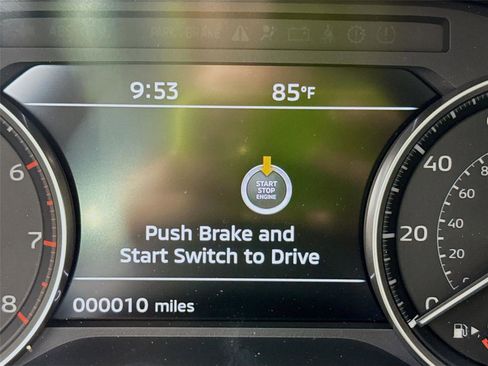 New 2025 Mitsubishi Outlander SE image 11