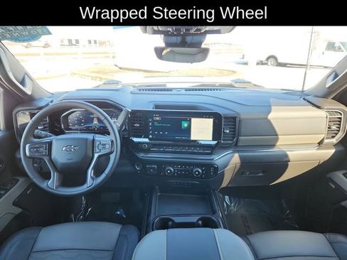 Used 2025 Chevrolet Silverado 2500 ZR2 w/ Technology Package image 35