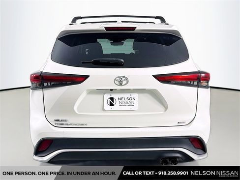Used 2021 Toyota Highlander XSE image 6