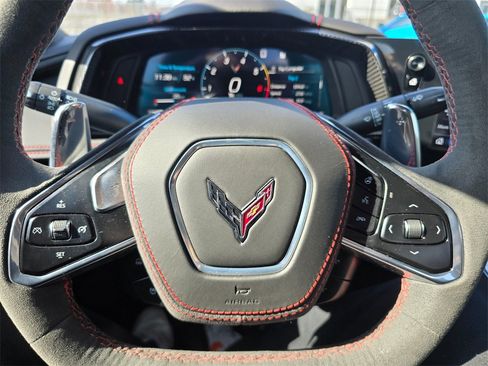 Used 2023 Chevrolet Corvette Stingray Premium Conv w/ Z51 Performance Package image 24