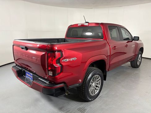 Used 2024 Chevrolet Colorado LT AWD/4WD image 8
