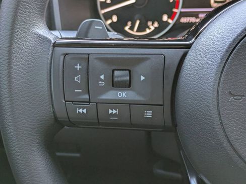 Used 2023 Nissan Rogue SV FWD image 28