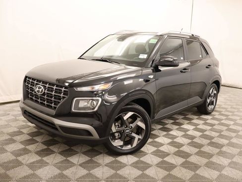 Used 2025 Hyundai Venue SEL image 1