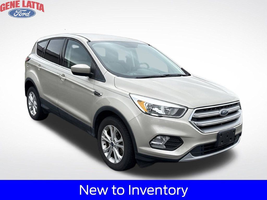 Used 2017 Ford Escape SE AWD/4WD image 1