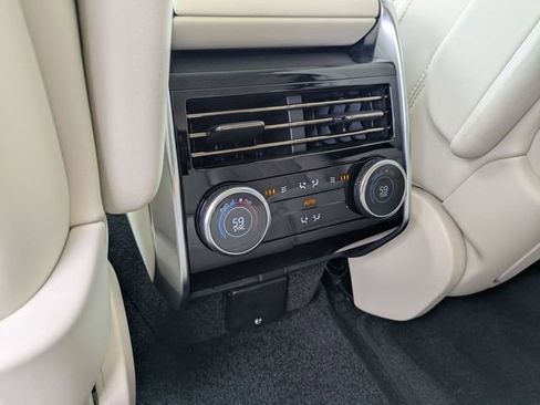 New 2025 Land Rover Range Rover Long Wheelbase Autobiography image 13