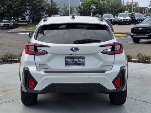 Used 2024 Subaru Crosstrek 2.0i Premium AWD/4WD image 3