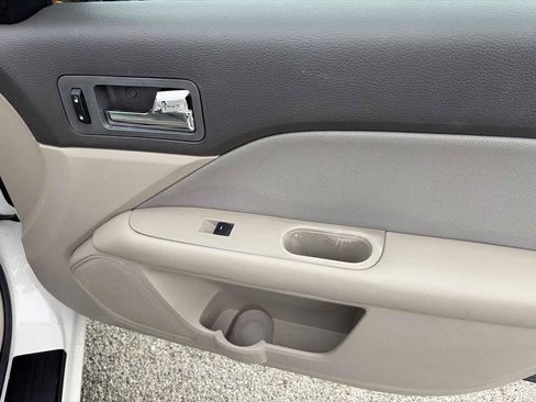 Used 2010 Ford Fusion SE FWD image 28