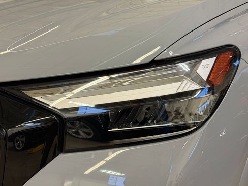 Used 2024 Audi Q4 e-tron Premium w/ Convenience Package image 11