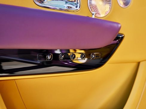 Used 2025 Rolls-Royce Cullinan image 36