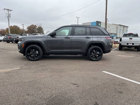New 2025 Jeep Grand Cherokee Limited w/ Black Appearance Package image 5
