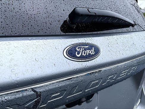 Used 2021 Ford Explorer Limited w/ Equipment Group 301A AWD/4WD image 30