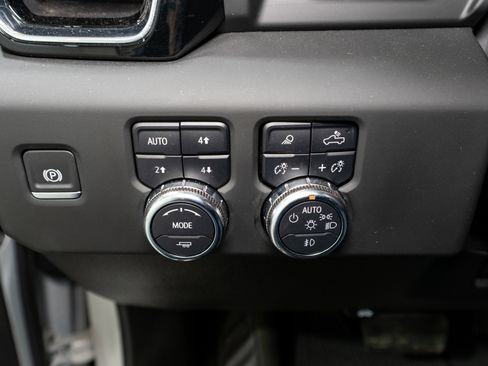 Used 2024 GMC Sierra 2500 Denali w/ Denali Reserve Package image 36