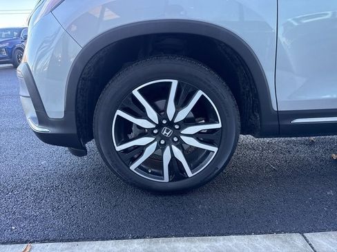 Used 2022 Honda Pilot Touring image 8