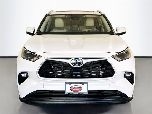 Used 2023 Toyota Highlander L image 2