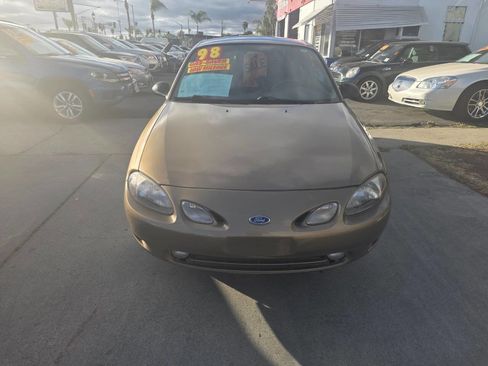 Used 1998 Ford Escort FWD image 2