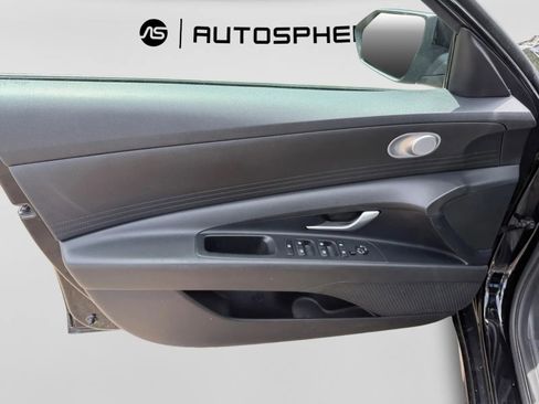 Used 2022 Hyundai Elantra SEL FWD image 14
