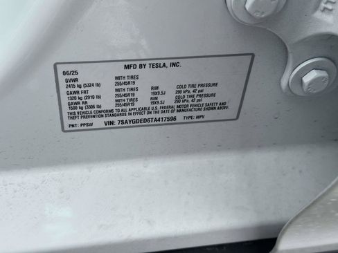 Used 2026 Tesla Model Y 2WD image 17