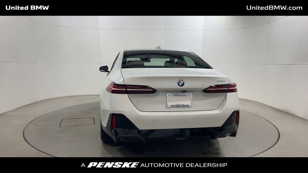 Used 2026 BMW 530i w/ M Sport Package RWD image 7