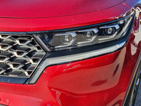 Used 2023 Kia Sorento SX Prestige image 12