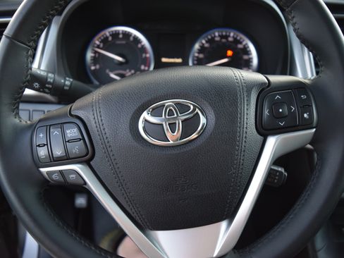Used 2016 Toyota Highlander XLE AWD/4WD image 12