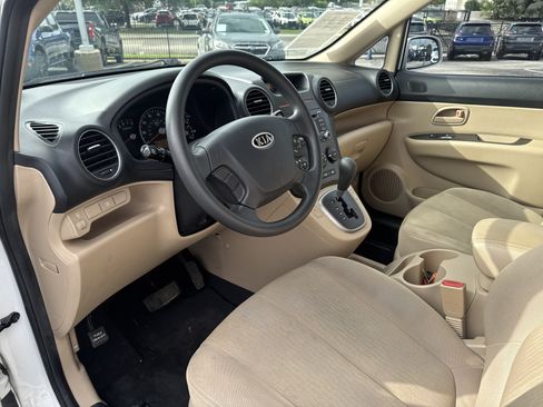 Used 2009 Kia Rondo LX FWD image 28