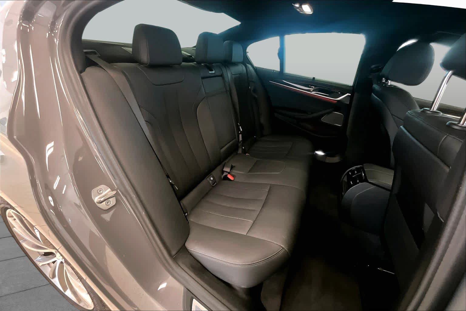 Used 2022 BMW 530i w/ Executive Package RWD image 18