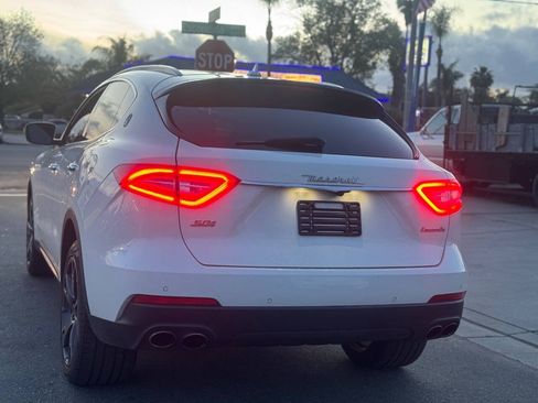 Used 2018 Maserati Levante S AWD/4WD image 6