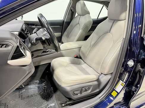 Used 2022 Toyota Camry XSE image 28