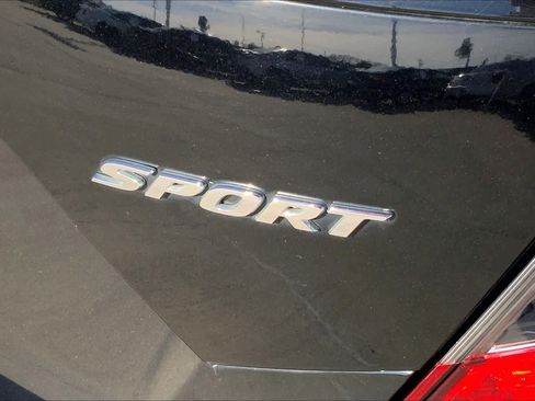 Used 2019 Honda Civic Sport image 10