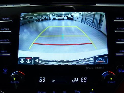 Used 2019 Toyota Camry XSE image 10