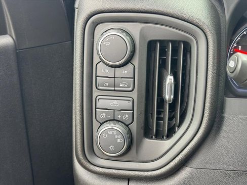 Used 2022 Chevrolet Silverado 1500 Custom image 21