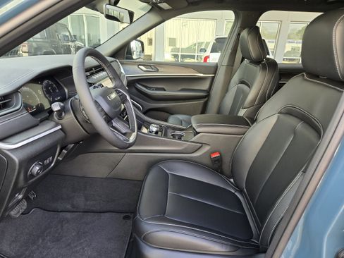 New 2026 Jeep Grand Cherokee L Limited image 9