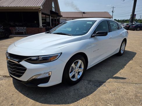 Used 2023 Chevrolet Malibu LS FWD image 1