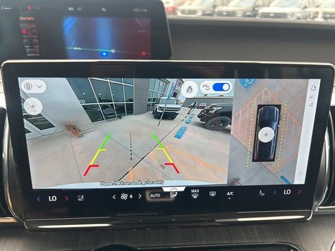 Used 2025 Ford Expedition Max Platinum w/ Platinum Ultimate Package image 31