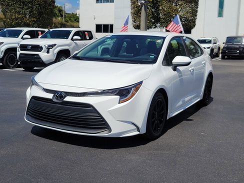 Used 2023 Toyota Corolla LE image 5